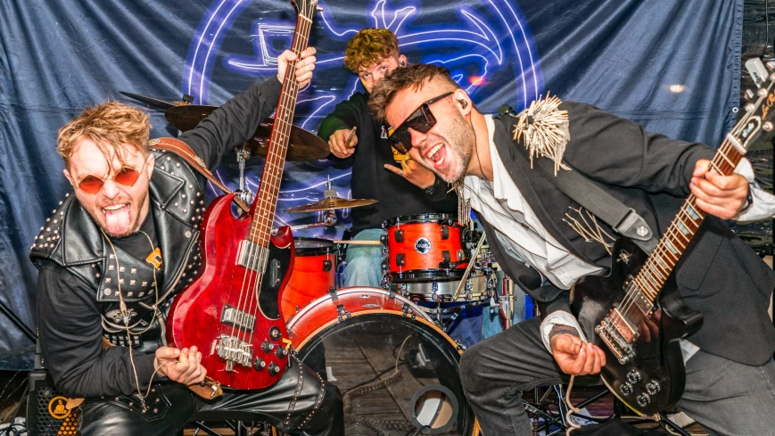 Zdjęcie zespołu podczas koncertu w Strandzie w Giżycku, maj 2025