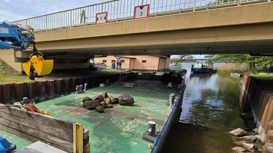 Ważna inicjatywa dla wodniaków na Mazurach. Usuwanie przeszkód z rzeki Sapiny