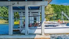 Wąskie żeglarskie gardło na Mazurach, jezioro Kirsajty - zdjęcie 17