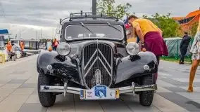 Zlot zabytkowych aut przy restauracji Nóż w wodzie w Mikołajkach - zdjęcie 60