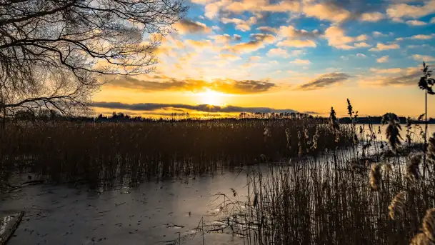 Zachód słońca nad jeziorem Mój, luty 2023 r.