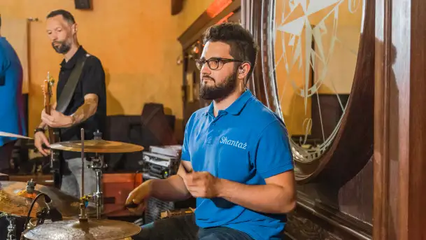 Grają na Mazurach, Shantaż w tawernie Albatros - zdjęcie 5