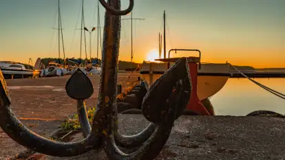 Zachód słońca nad jeziorem Kisajno widziany z dawnego Almaturu