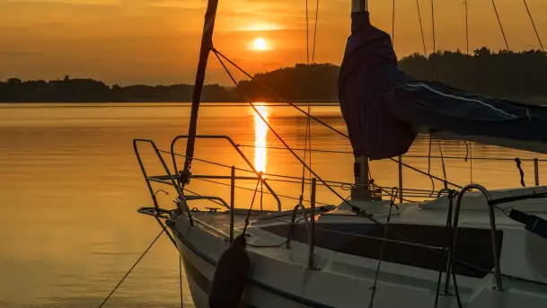 Wschód słońca nad jeziorem Kisajno, Łabędzi Ostrów, czerwiec 2023 r.