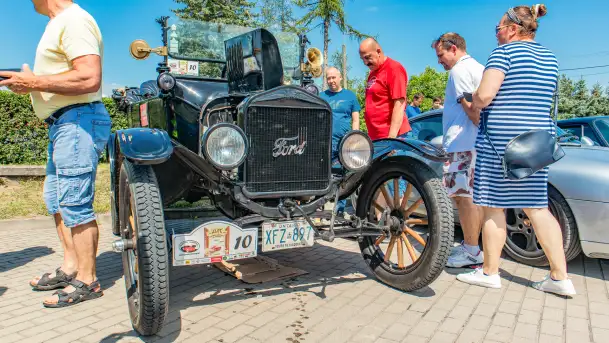 Zlot Samochodów Zabytkowych w Kruklankach, czerwiec 2025 r. - zdjęcie 2