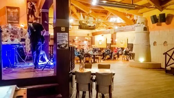 Zdjęcia: Załoga Dr. Bryga przybiła do portu Ognisty Ptak 