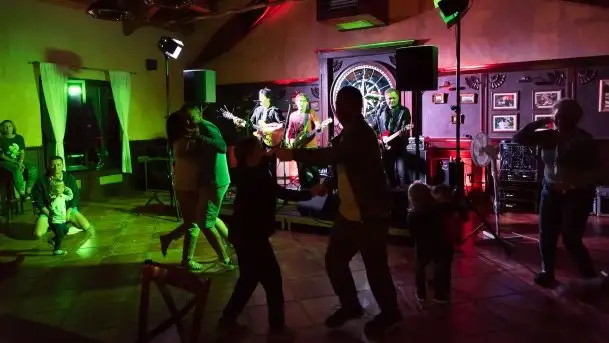 Zdjęcia: Korzuh roztańczył publiczność Tawerny Albatros  - zdjęcie 9