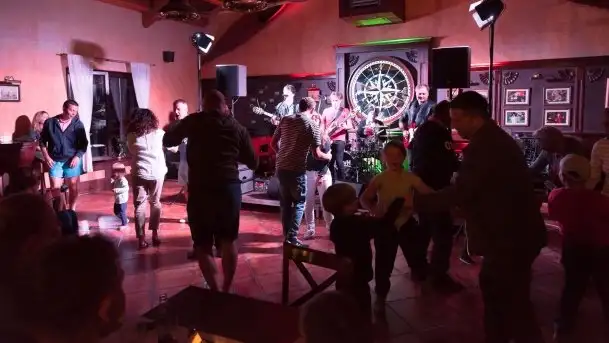 Zdjęcia: Korzuh roztańczył publiczność Tawerny Albatros  - zdjęcie 7