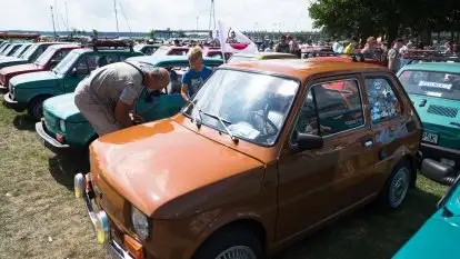 Zdjęcia:  Zlot "maluchów" w Giżycku. Nie ma klimy, ale jest klimat