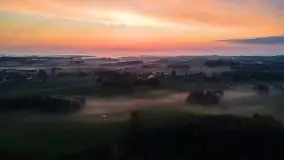 Wschód słońca z drona nad jeziorem Wojnowo - zdjęcie 13