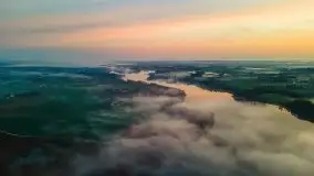 Wschód słońca z drona nad jeziorem Wojnowo - zdjęcie 9