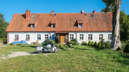 Dwór Klewiny - zdjęcie 1