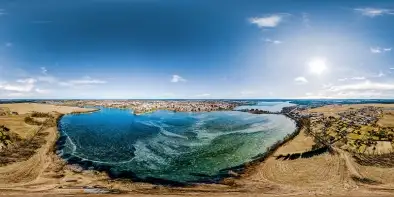 Ełk i jezioro Ełckie u progu zimy