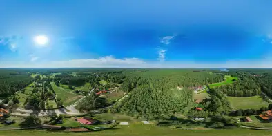 Karwica z lotu ptaka i inwestycja Zapach Lasu